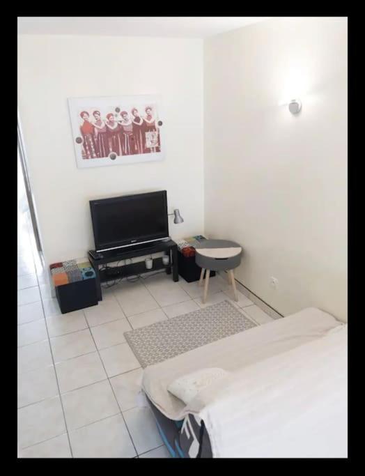 ジュヴィニャックT1 Proximite De Montpellier.アパートメント エクステリア 写真